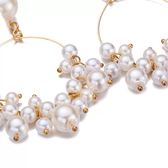 Gold and pearl dangle hoop earrings. - Picture 4 of 4